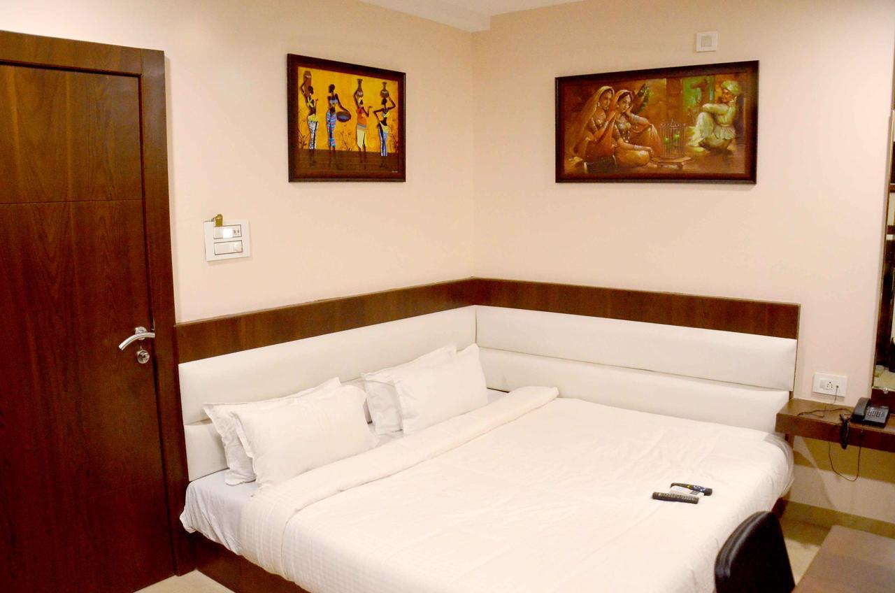 Hotel Shikhar Darshan Ujjain Eksteriør bilde